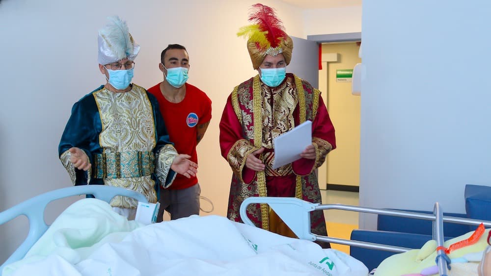 Visita de carteros reales a hospital